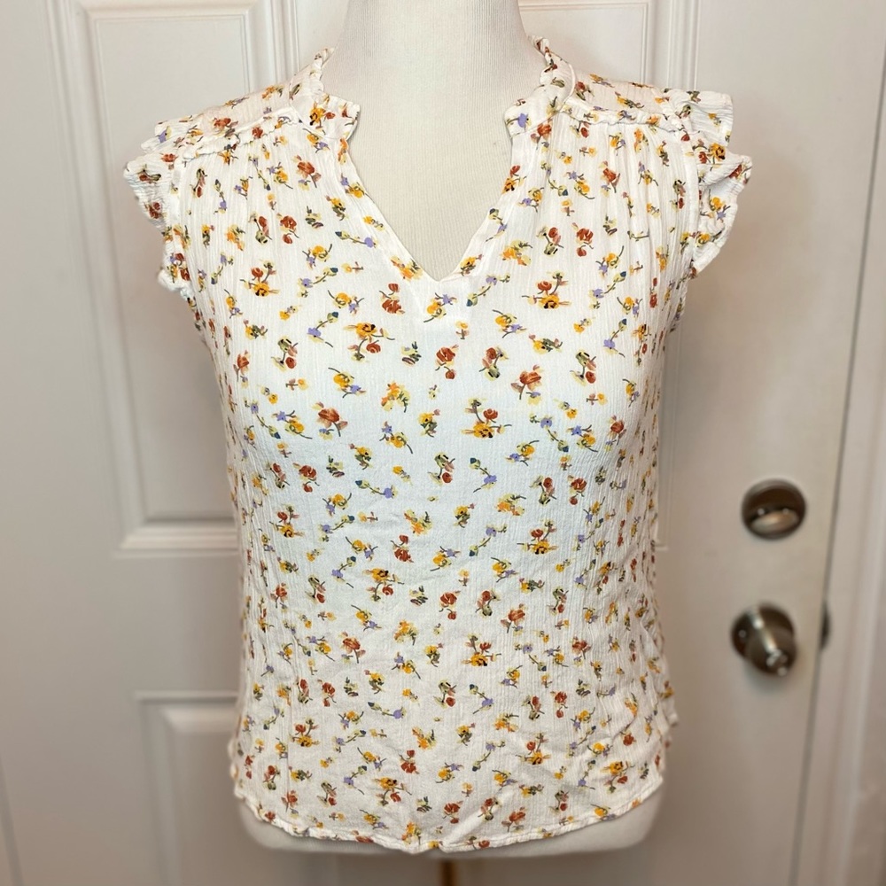 S Kori America Floral White V-neck Top